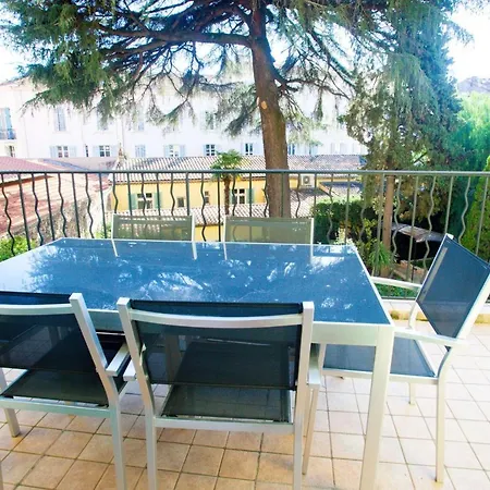 Superb 3 Bedroom At The First Floor Of A In Cannes