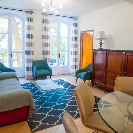 Superb 3 Bedroom At The First Floor Of A In Cannes