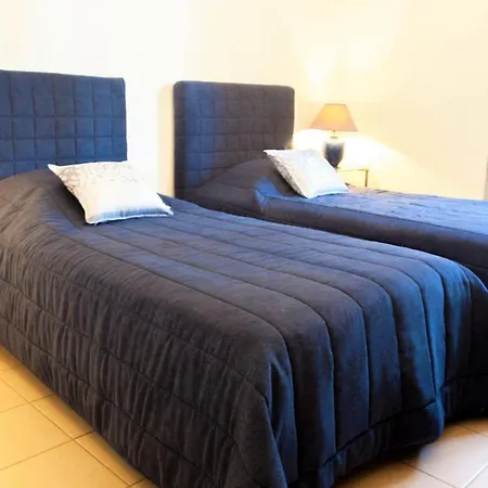 Superb 3 Bedroom At The First Floor Of A In Villa Cannes